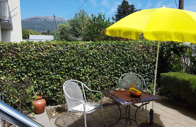 Own Private Garden+100 Mtrs To Beach, Bars & Shops