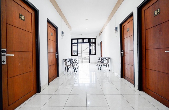 OYO 1251 Residence 8