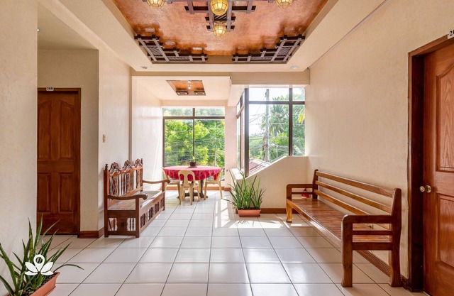OYO 426 Coco Grove Tourist Inn