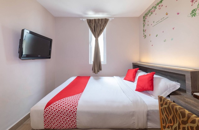 OYO 429 Sunlight Hotel