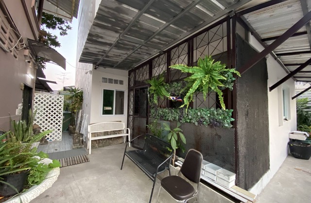 OYO 75396 Look Shine Apartment