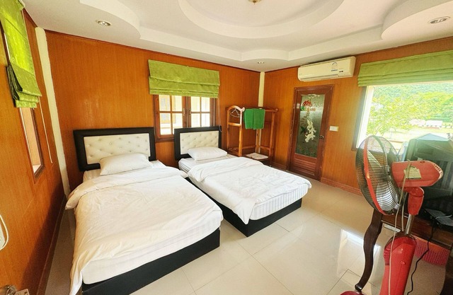 OYO 75497 Uncle Odd Talay View Resort