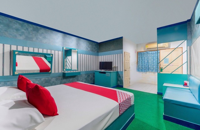 OYO 764 Lets go Hotel