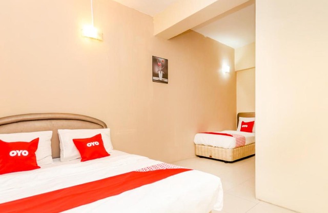 OYO 89703 B Link Hotel