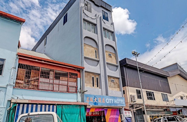 OYO 90604 City Hotel