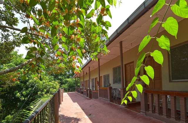 OYO 90630 Mat Leon Village