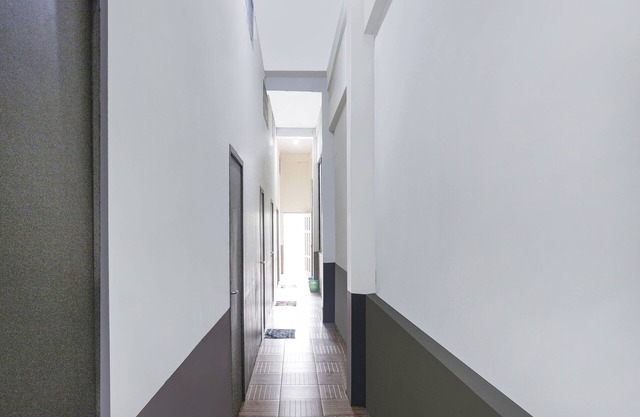 OYO 90825 Hotel Lizha 2