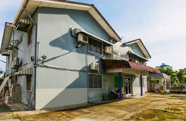 OYO 90881 Top Star Hotel