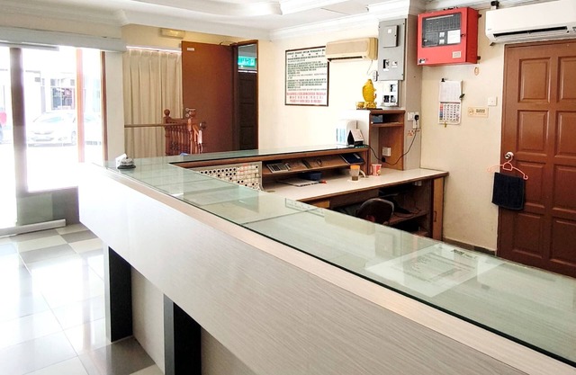OYO 90895 Hotel Ikia