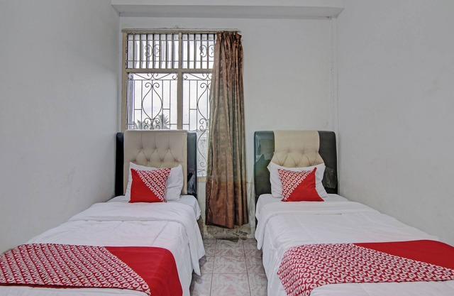 OYO 92746 Wisma 35NearTaman Wisata Polong Jopang