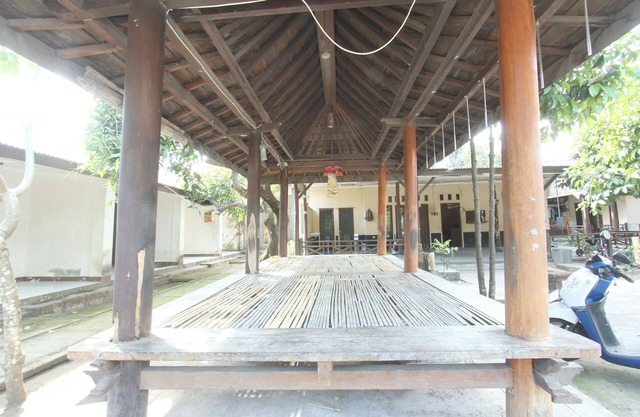 OYO 93002 Kost Gayus