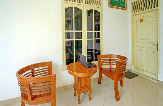 OYO 93295 Wisma Aluh AmbakNearPantai batu lima Asbullah tmbngn