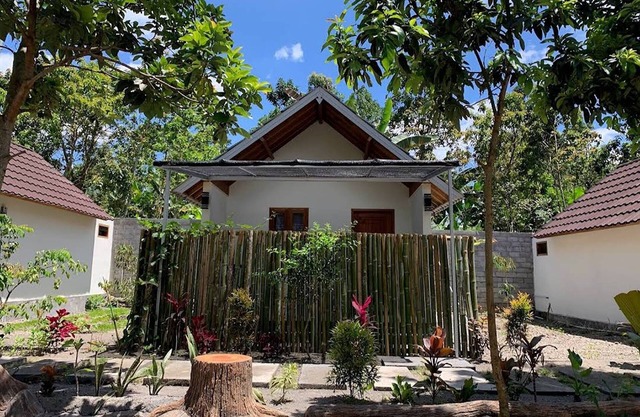 OYO 93627 Avocado Homestay