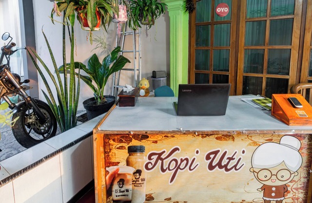 OYO 93976 Maluku Guest House