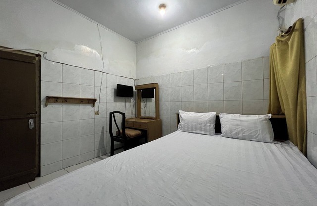 OYO 94023 Kost Stan