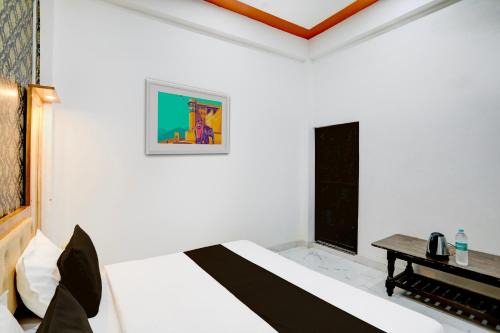 OYO Flagship Hotel Akbarpur Town House