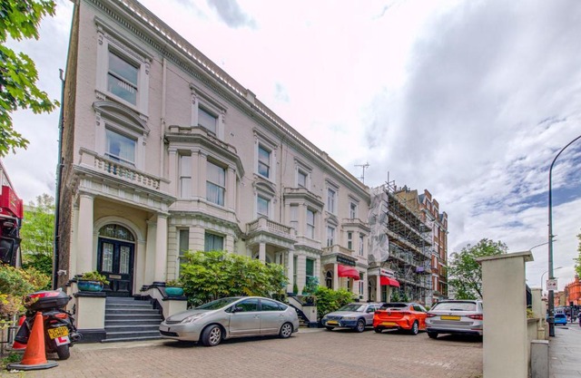 OYO Grantly Hotel, London Shepherd's Bush