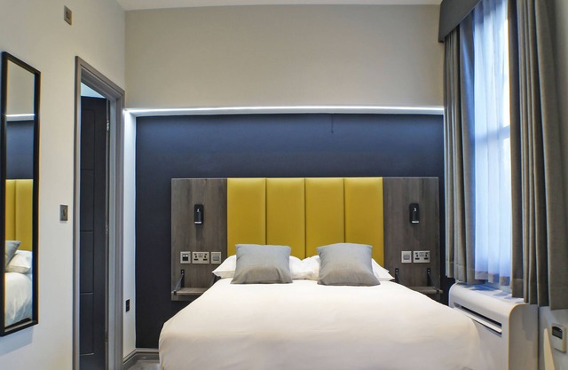 OYO Tamworth Arms Boutique Pub & Hotel