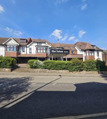OYO The Luton Hotel