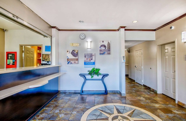 OYO Townhouse Beaumont Medical Center Area