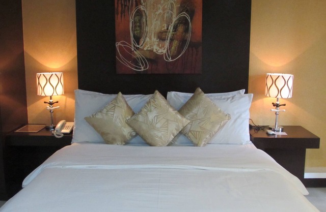 Oyster Plaza Hotel