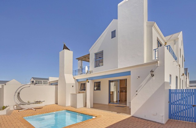 Oyster Retreat - Four Bedroom House, Sleeps 8