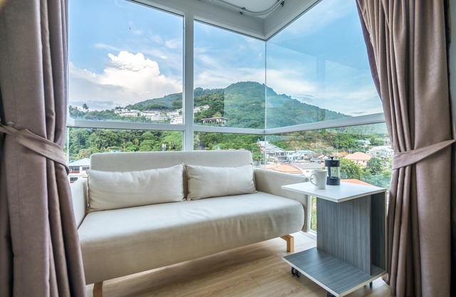 Ozone Kata Condo - great location, rooftop pool