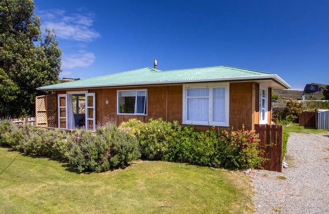 Pūponga View - Pūponga Holiday Home