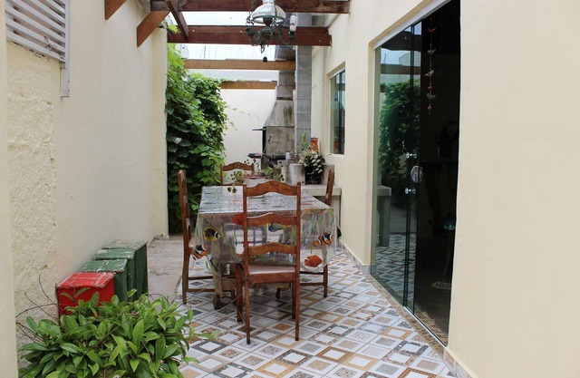 P004 Casa c 3 Dorm. Apenas 150m da Praia