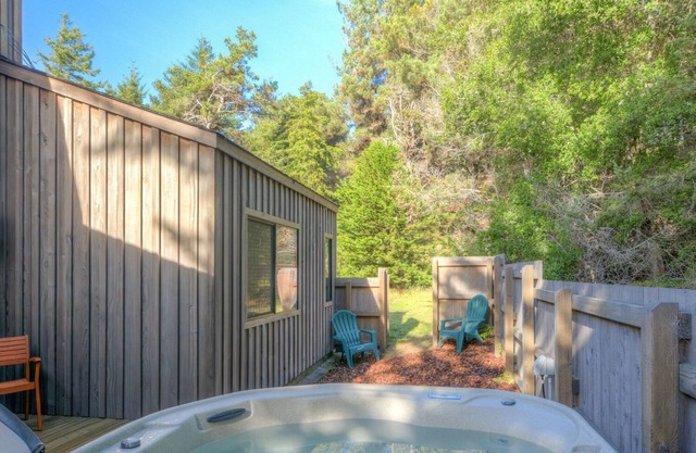 Pacific Splendor Private Hot Tub w/Views!