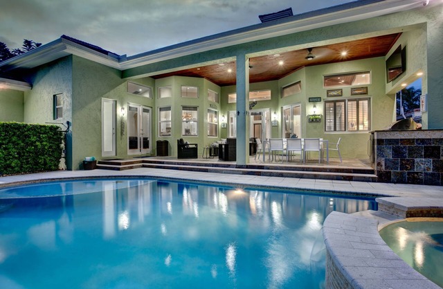 PACK YOUR BAGS FOR THE ATLANTIC BEACH HOUSE WHERE YOU CAN HAVE IT ALL !