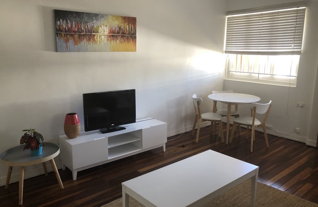 PADDINGTON GROUND FLOOR CLOSE TO SUNCORP FREE PARKING