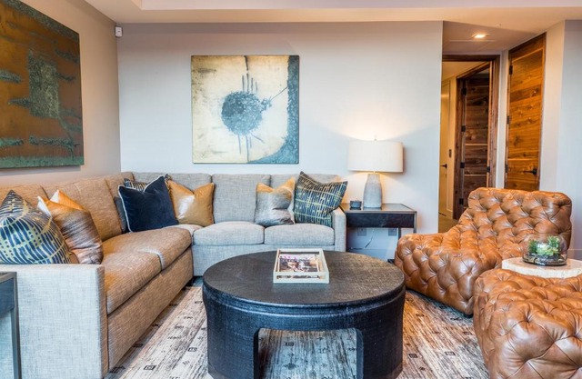 Padre Canyon Residences - King Suite