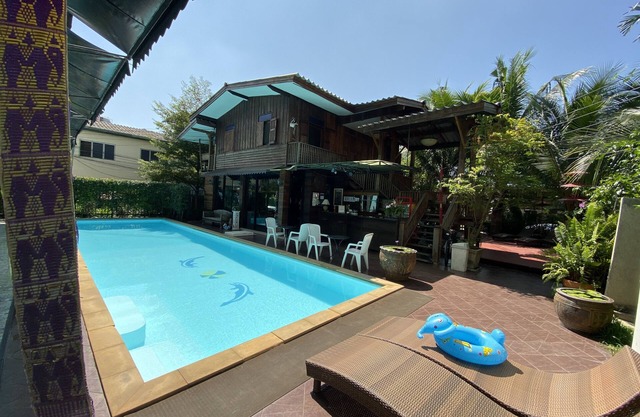 Pagoda House by DD