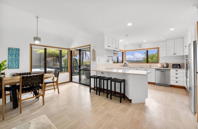 Paihia Bay View, 4 Bedroom & Spa