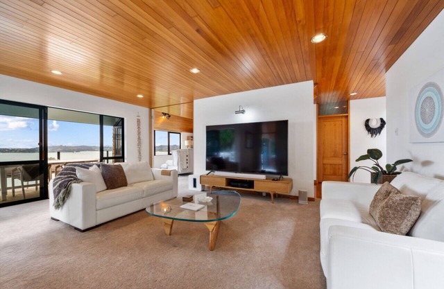 Paihia Bay Views 2 Bedroom House