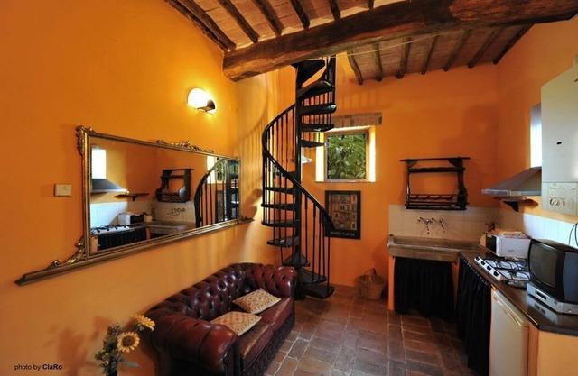 "PAINT" APARTMENT
