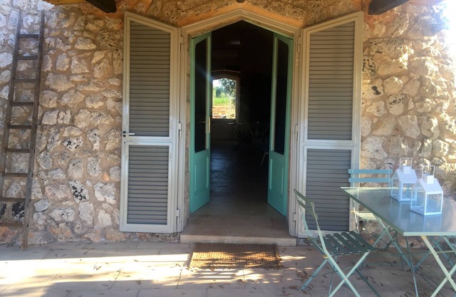 Pajara il Carrubbo, typical Salento house