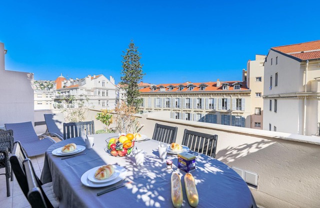 PALAIS L'ESCURIAL AP4069 by RIVIERA HOLIDAY HOMES
