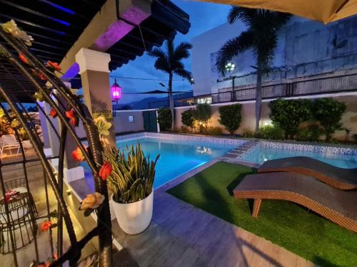Palazzo 1 HotSpring,3Bedrooms 35to40pax, Pansol Calamba