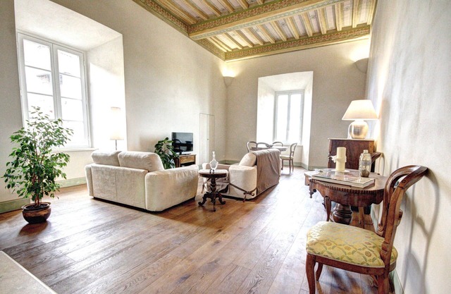 Palazzo Bichi Ruspoli-Historical Res, near Campo Square and close to everything