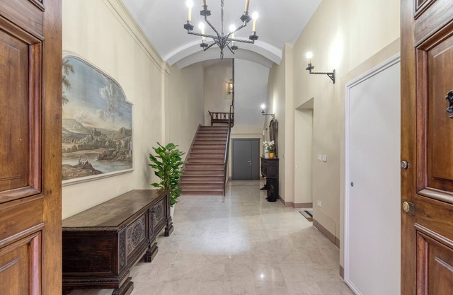 Palazzo Carbonara 1 - Luxury Comfort under Medieval Towers
