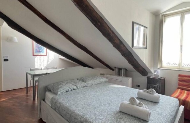 Palazzo Paesana: studio in a historic residence