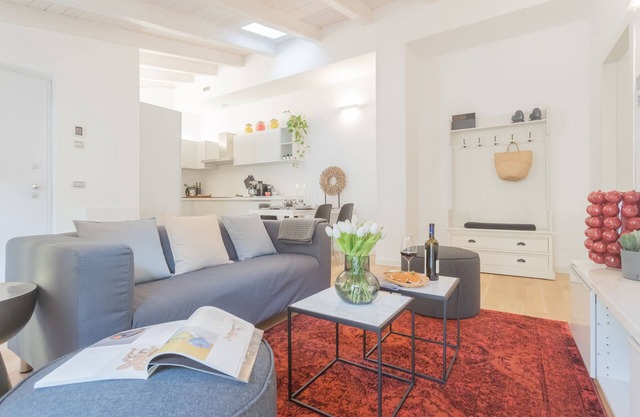 Palazzo Tatti - Two Bedroom Apartment, Sleeps 4