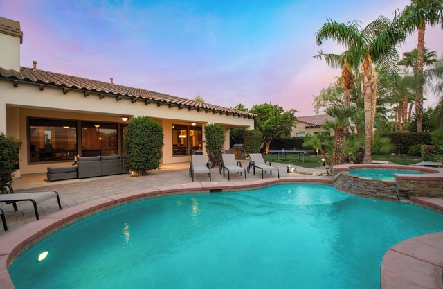 Palisades by AvantStay | Gorgeous Backyard w/Pool, Spa & Games
