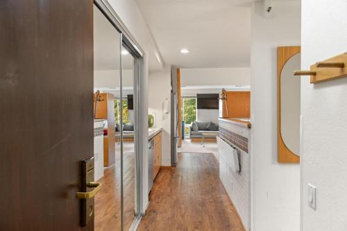 Palisades Tahoe Lodge Rentals Studio Loft #308