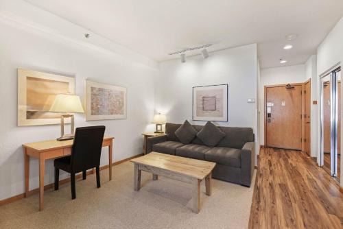Palisades Tahoe Lodge Rentals Studio #254