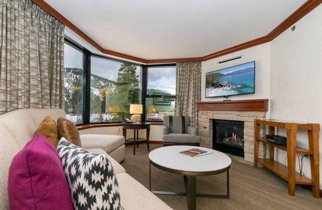 Palisades Tahoe- Resort at Squaw Creek 2 Bd/2 bth Fireplace Suite.