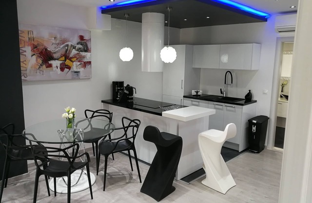 Palladium City Center Apartment 2+2