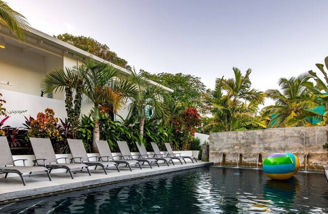Palm Cottages - Entire Compound - Tropical Oasis